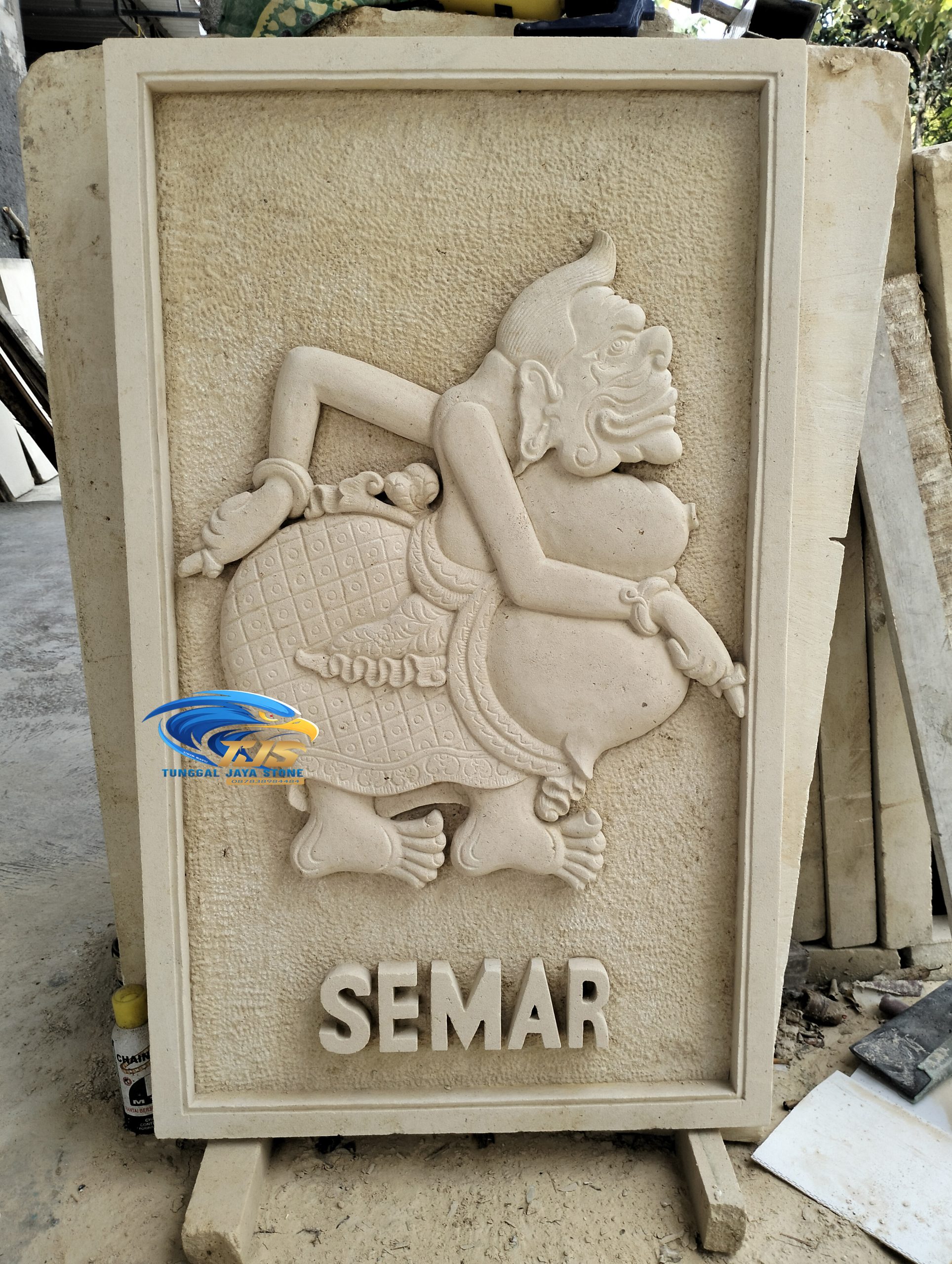 batu alam ukiran motif semar