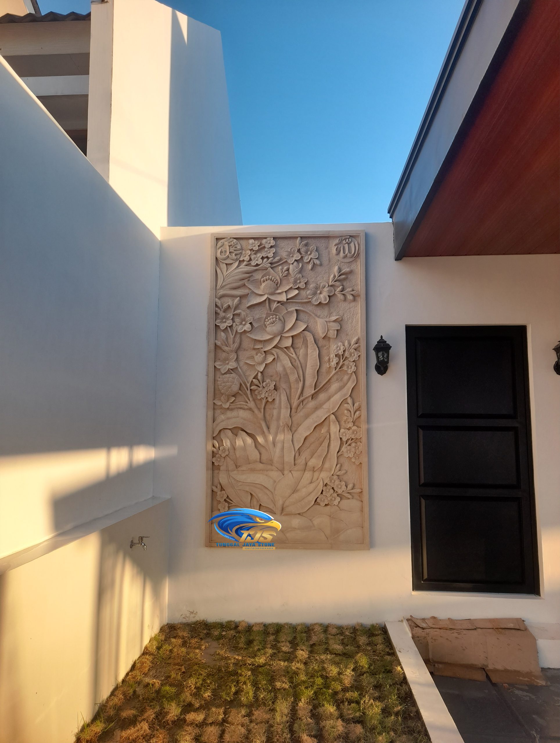 batu alam ukir motif bunga