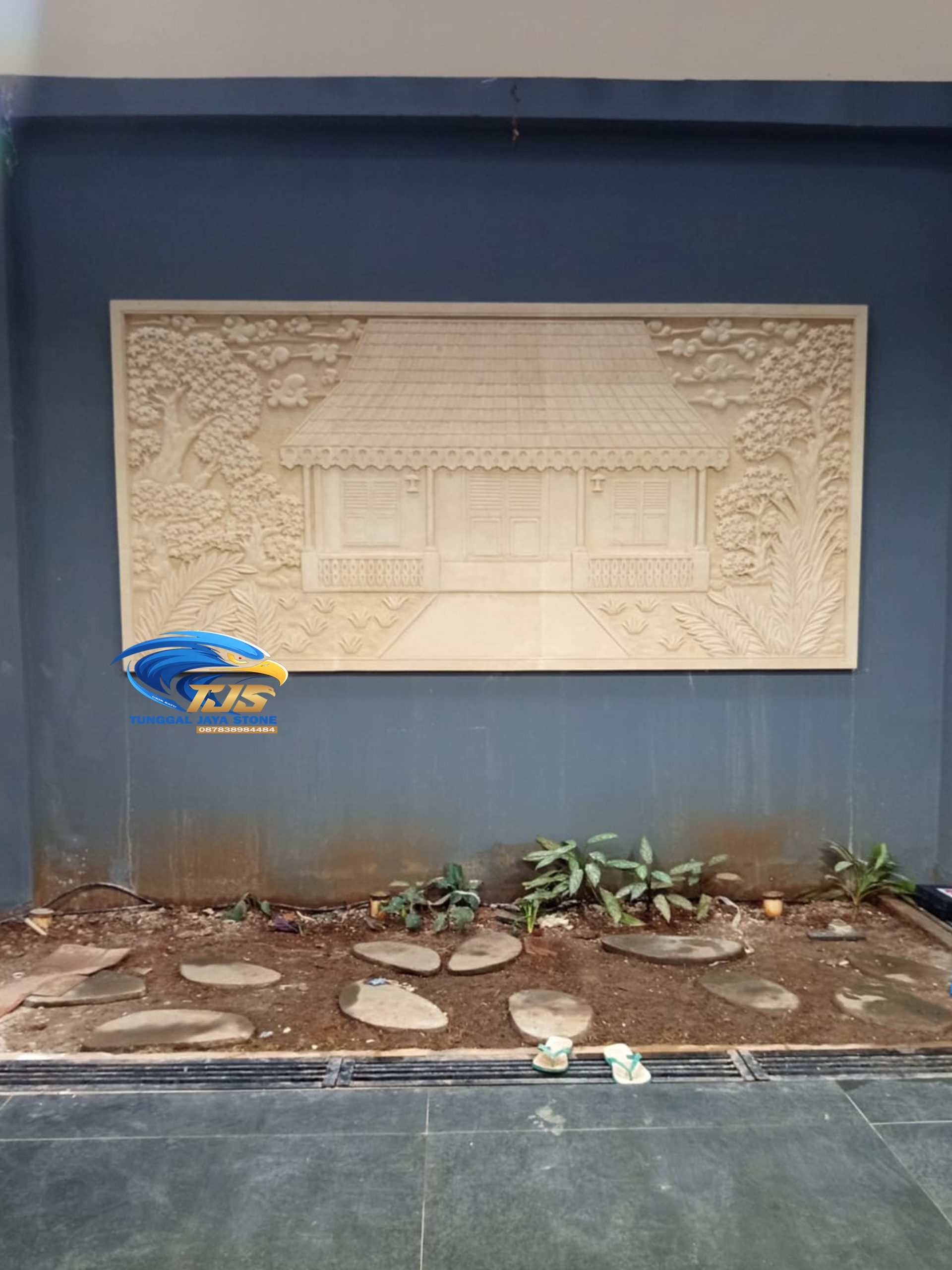 ornamen batu alam